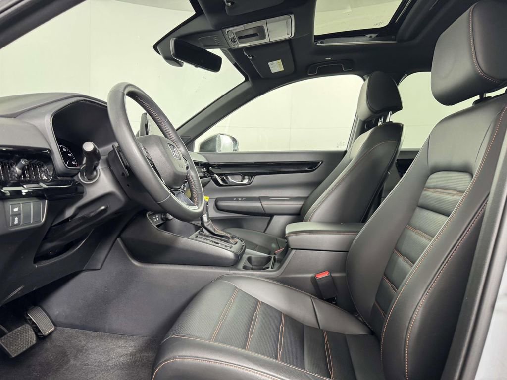 Used 2025 Honda CR-V Sport Touring image 4