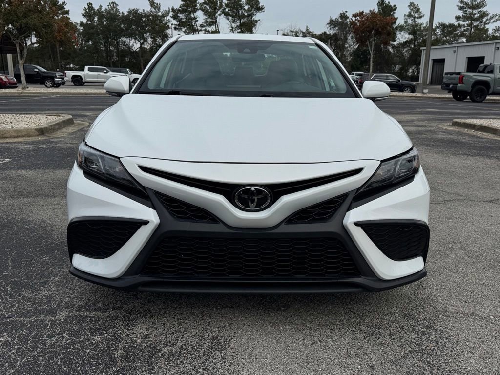 Used 2024 Toyota Camry SE image 2
