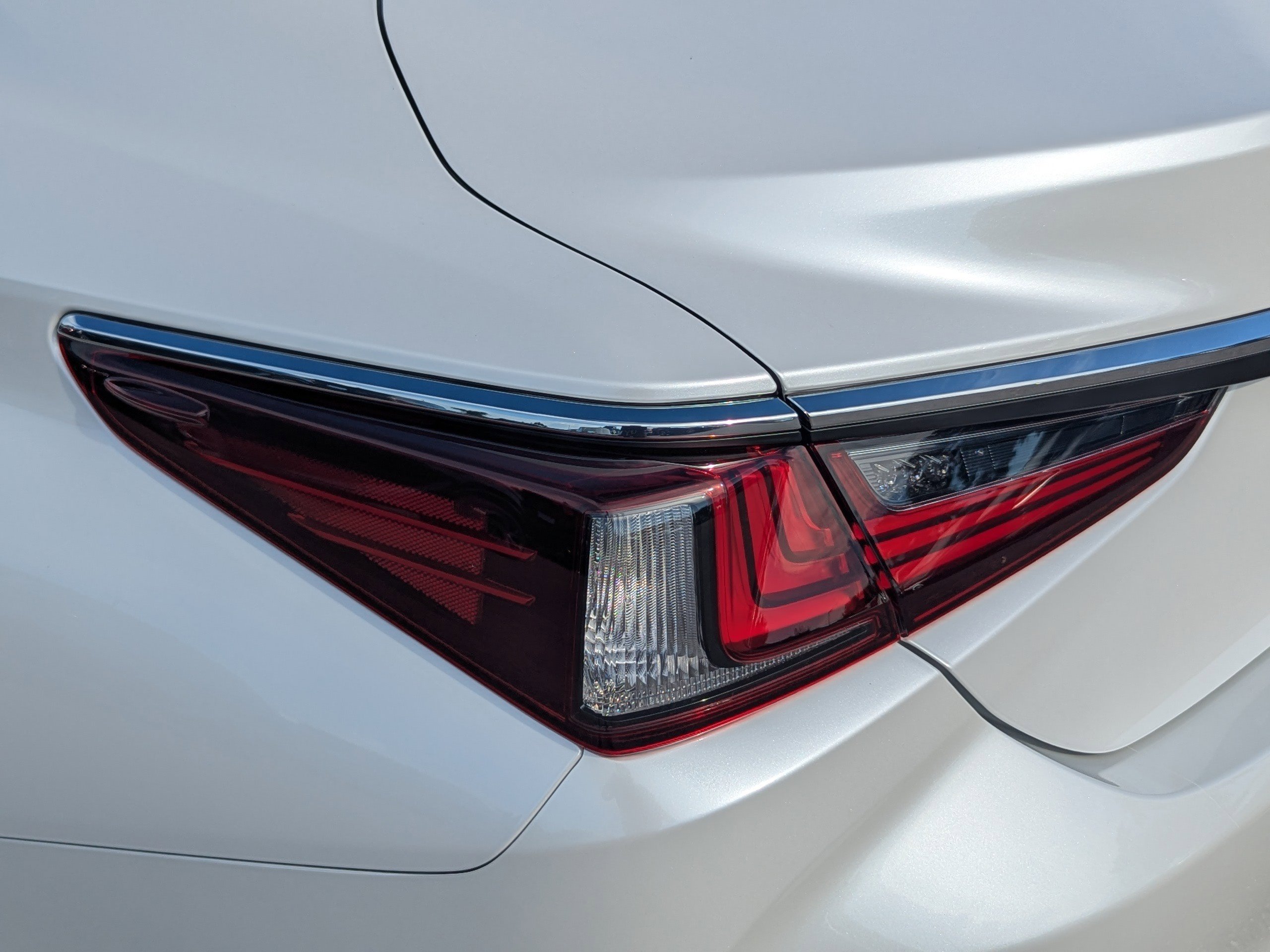 New 2025 Lexus ES 350 w/ Premium Package image 10