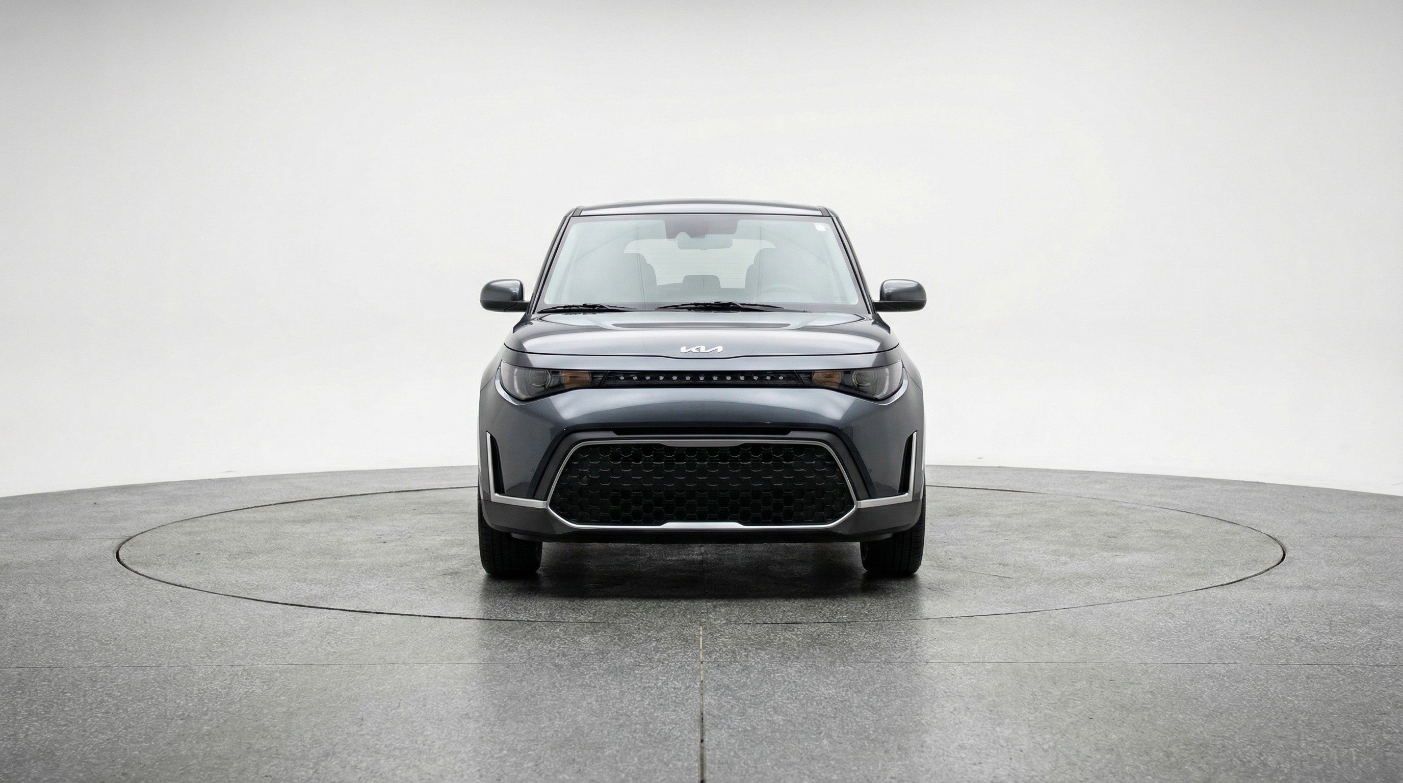 Used 2025 Kia Soul LX w/ LX Technology Package image 2