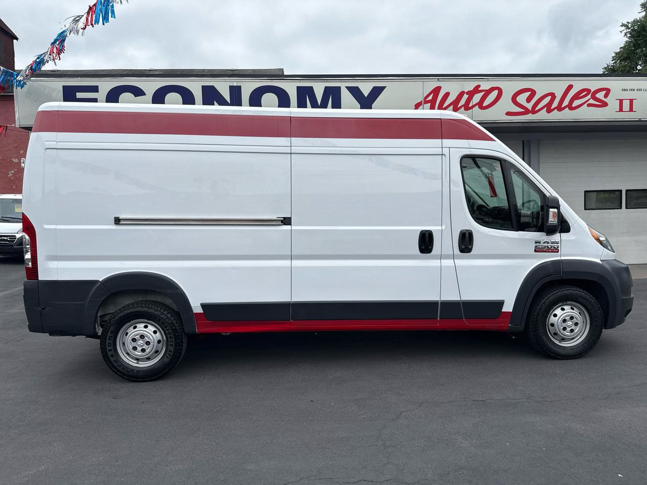 Used 2017 RAM ProMaster 2500 FWD image 2