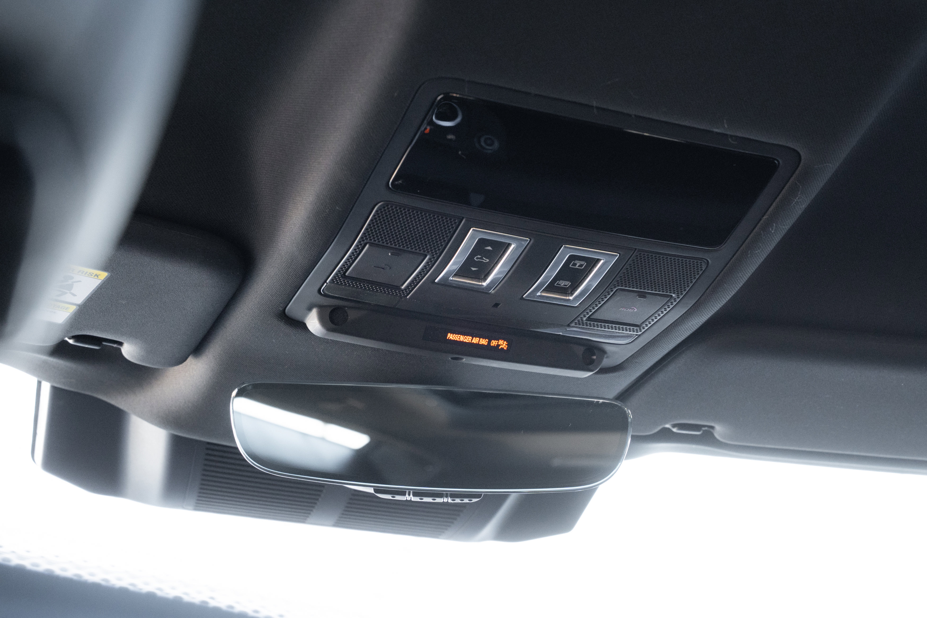 Used 2023 Land Rover Defender 90 X-Dynamic SE image 27