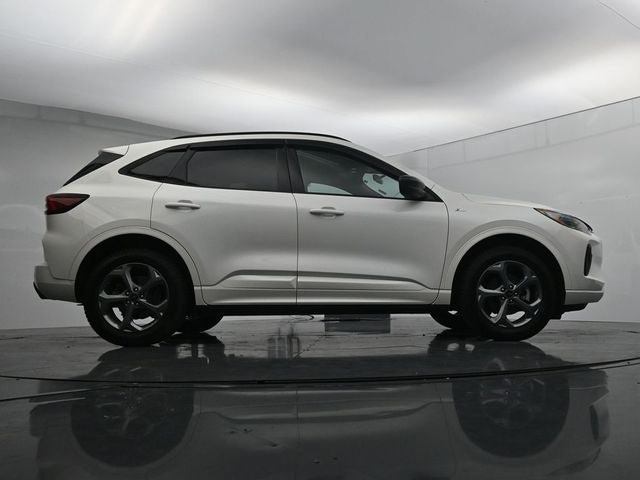 Certified 2024 Ford Escape ST-Line w/ Tech Pack #1 AWD/4WD image 42