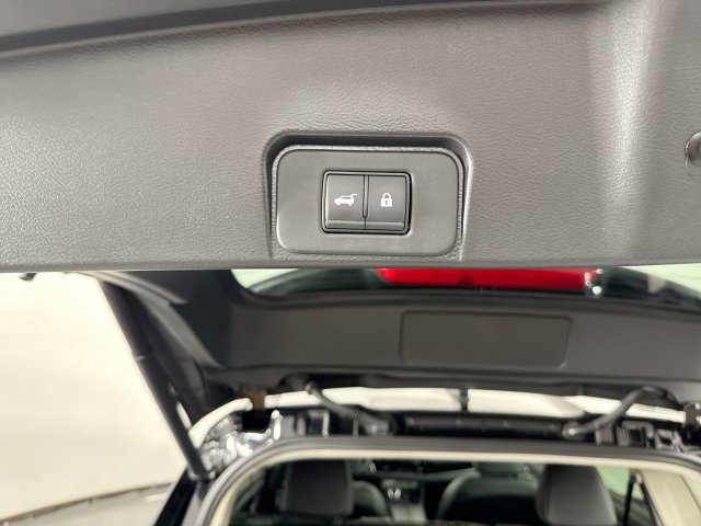 Used 2023 Nissan Rogue SL AWD/4WD image 34