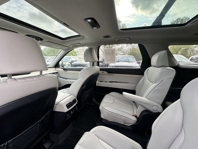 Used 2023 Hyundai Palisade Limited AWD/4WD image 18