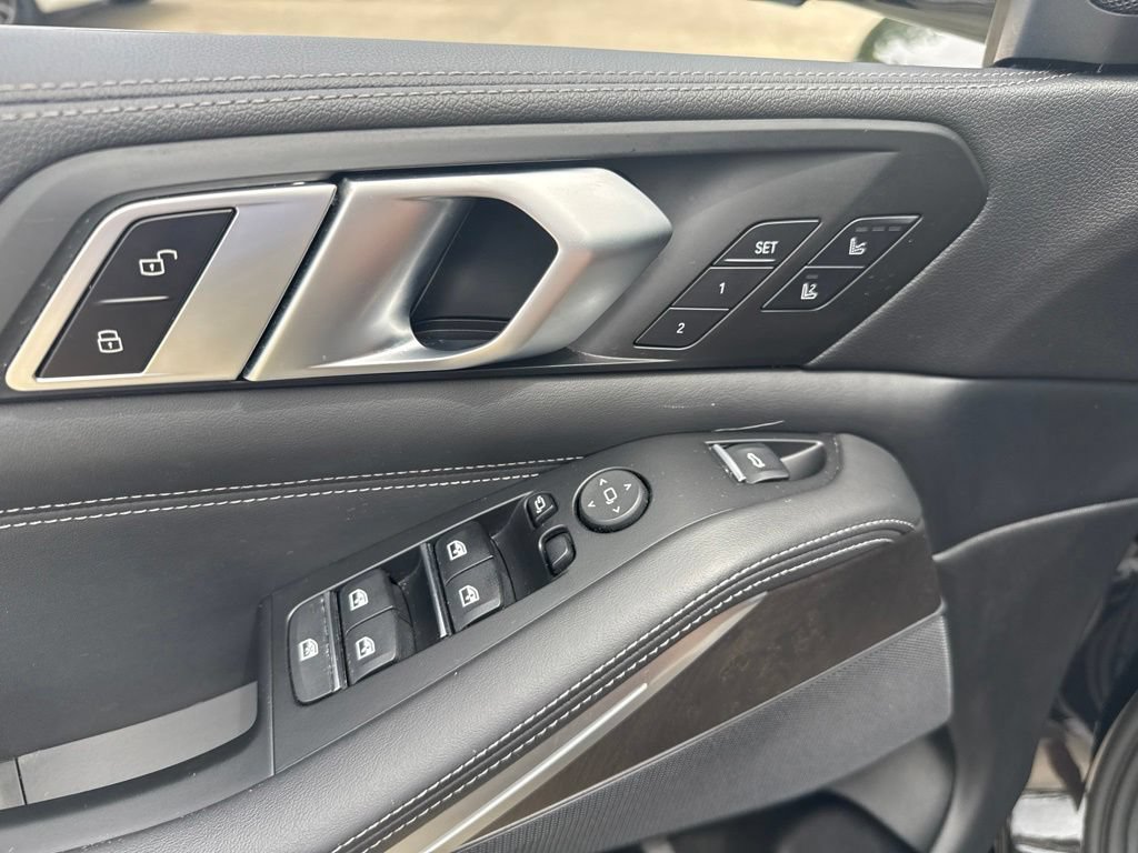 Used 2022 BMW X5 sDrive40i w/ M Sport Package RWD image 14