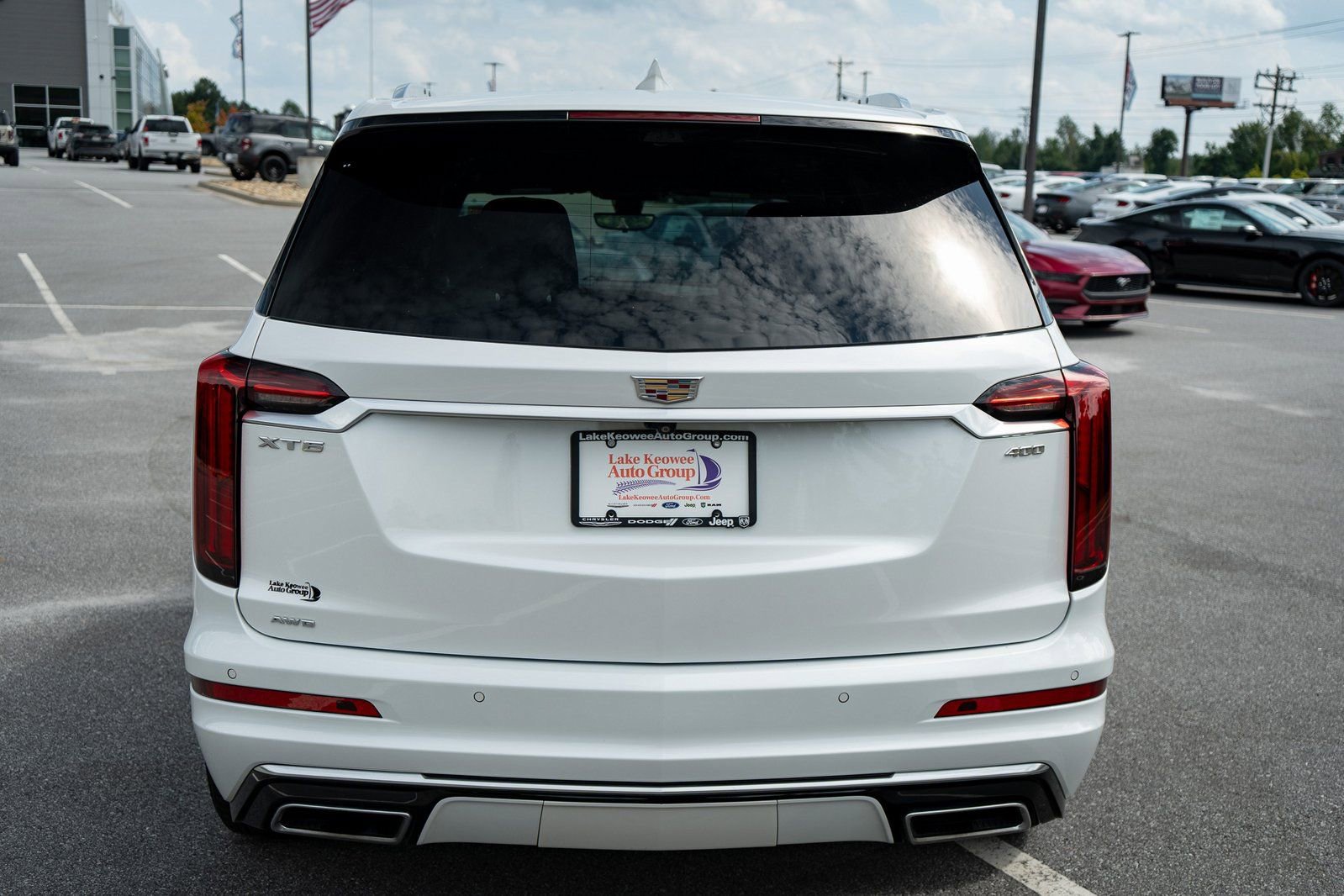 Used 2024 Cadillac XT6 Premium Luxury w/ Platinum Package AWD/4WD image 8
