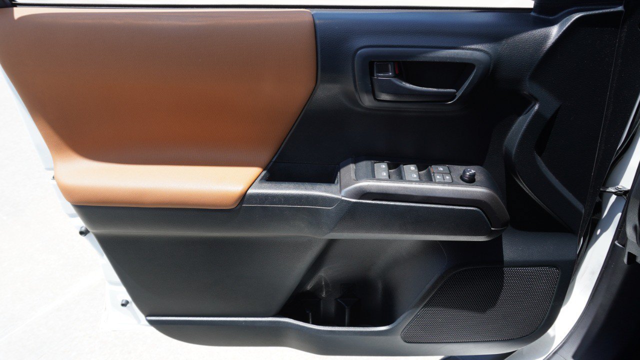Used 2019 Toyota Tacoma SR5 RWD image 19