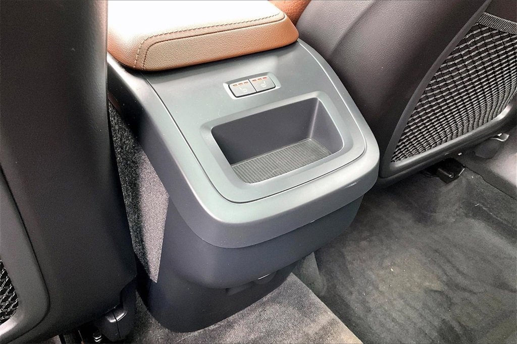 Used 2023 Volvo XC60 B5 Plus w/ Climate Package image 10