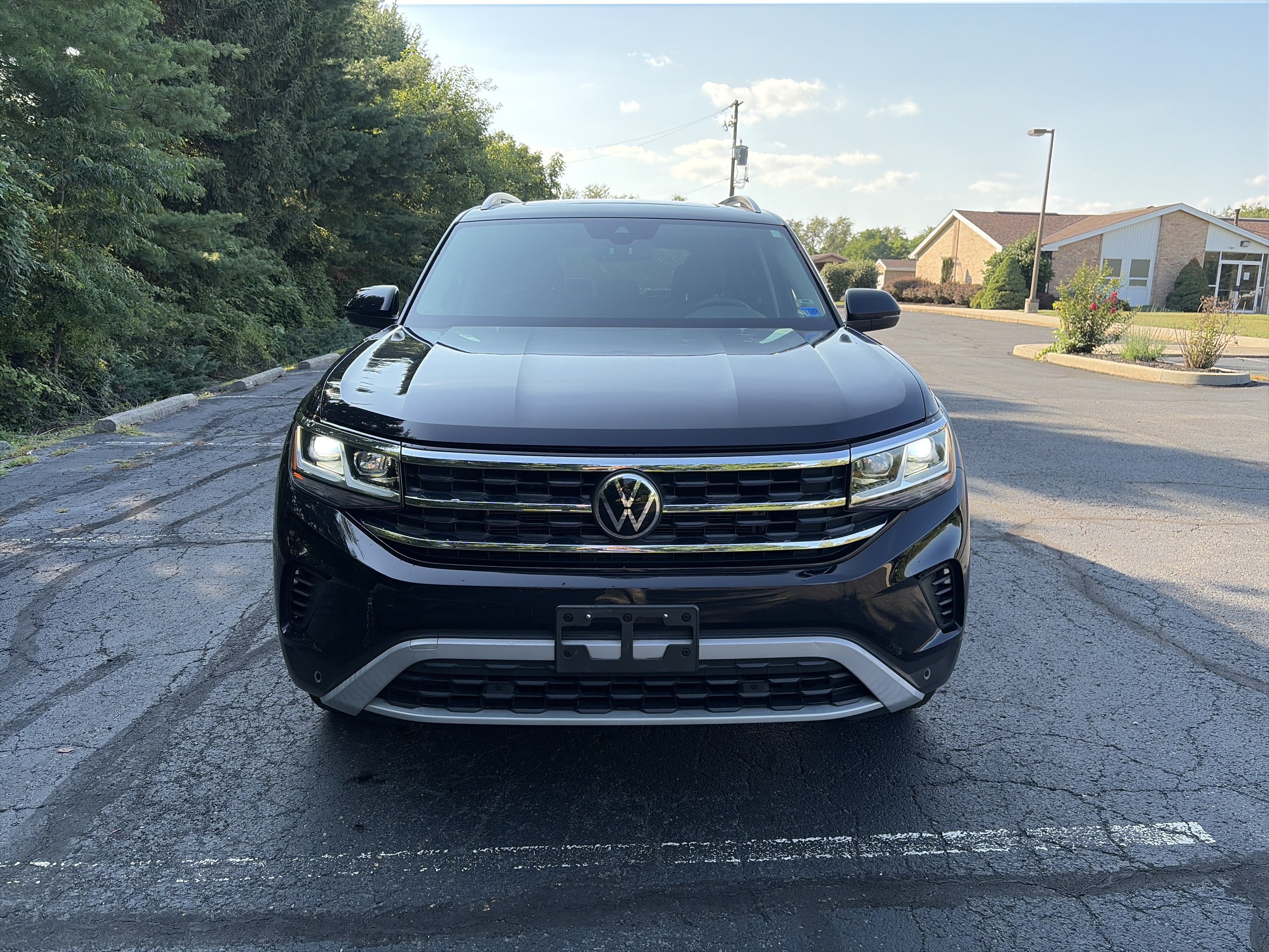 Used 2022 Volkswagen Atlas SEL AWD/4WD image 2