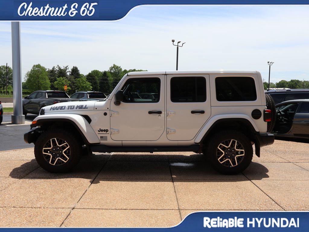 Used 2025 Jeep Wrangler Unlimited Sahara AWD/4WD image 3