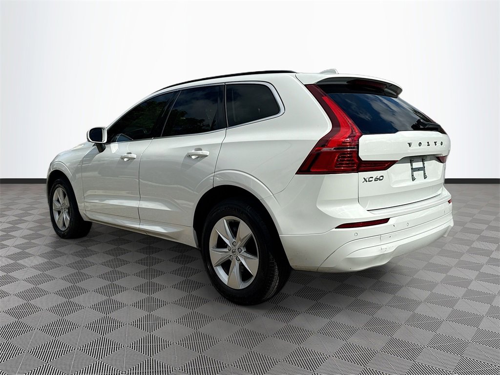 Used 2022 Volvo XC60 B5 Momentum image 8