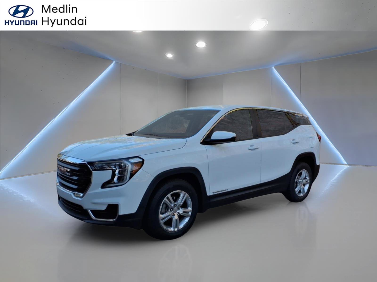Used 2022 GMC Terrain SLE image 7