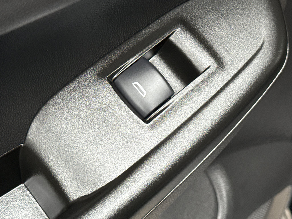 Certified 2022 Chevrolet TrailBlazer RS AWD/4WD image 30