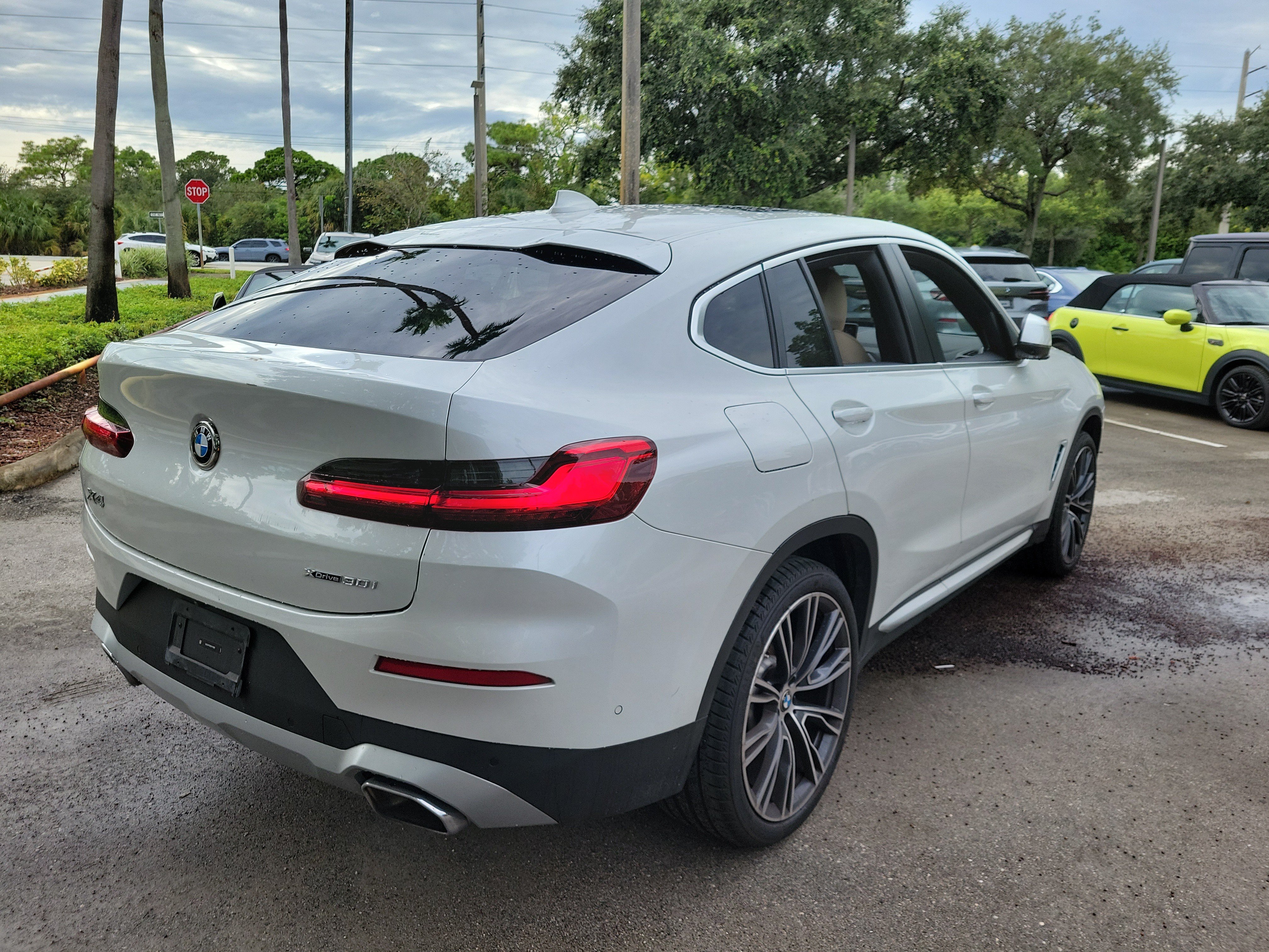 Certified 2025 BMW X4 xDrive30i w/ Premium Package AWD/4WD image 7
