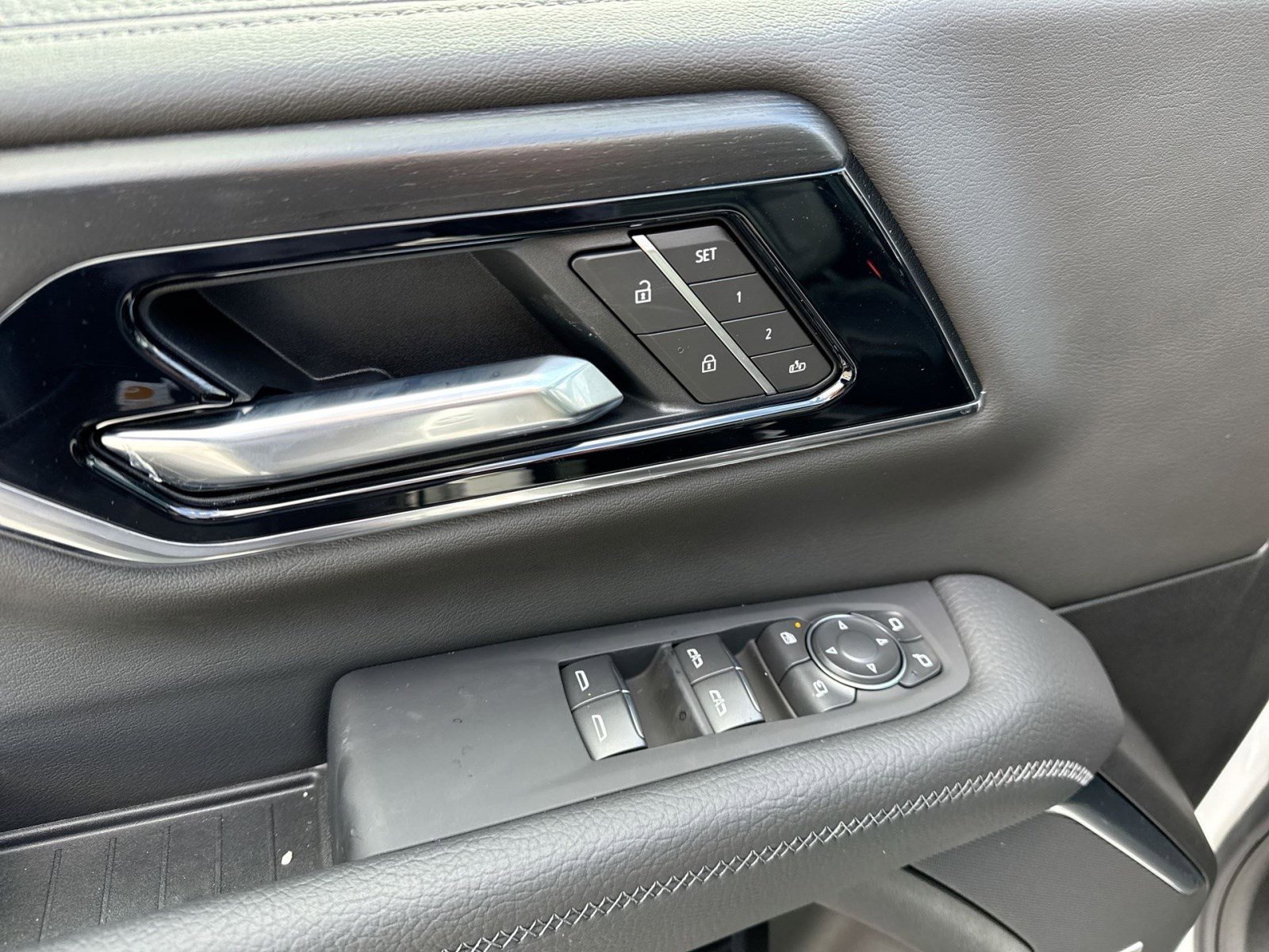 New 2026 GMC Yukon XL Denali w/ Denali Reserve Package image 15