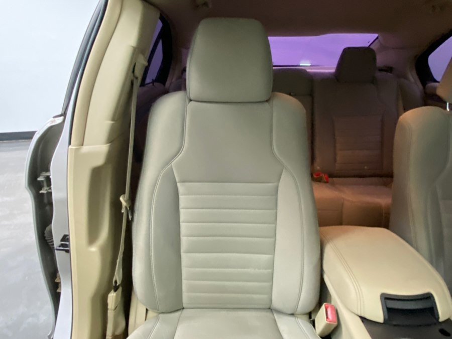 Used 2013 Ford Taurus SE image 21