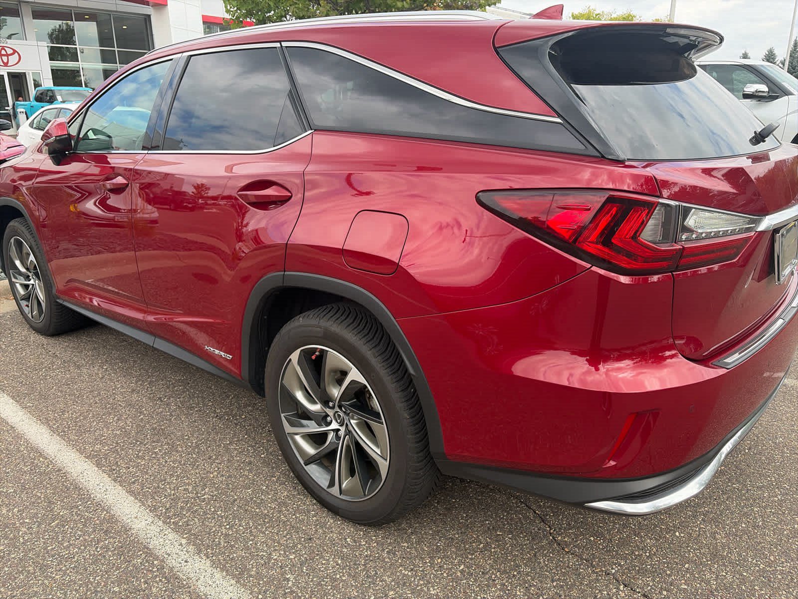 Used 2019 Lexus RX 450hL Luxury w/ Cold Area Package AWD/4WD image 4