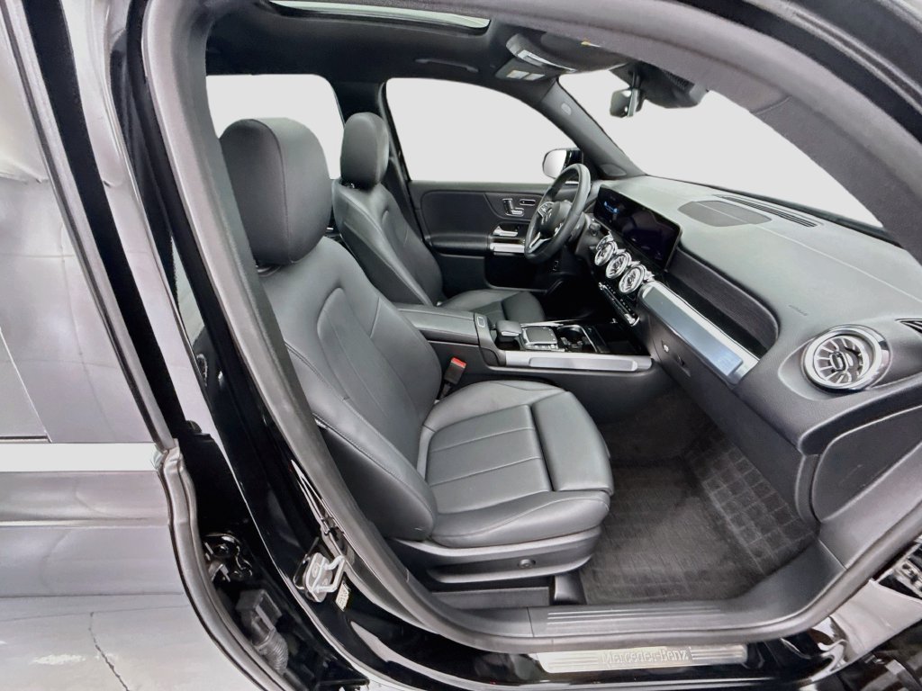 Used 2023 Mercedes-Benz GLB 250 image 19