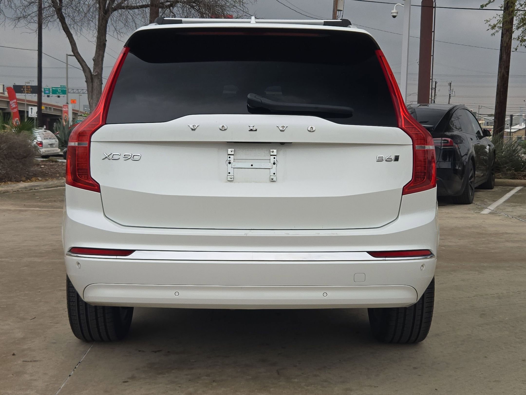Used 2023 Volvo XC90 B6 Plus AWD/4WD image 4