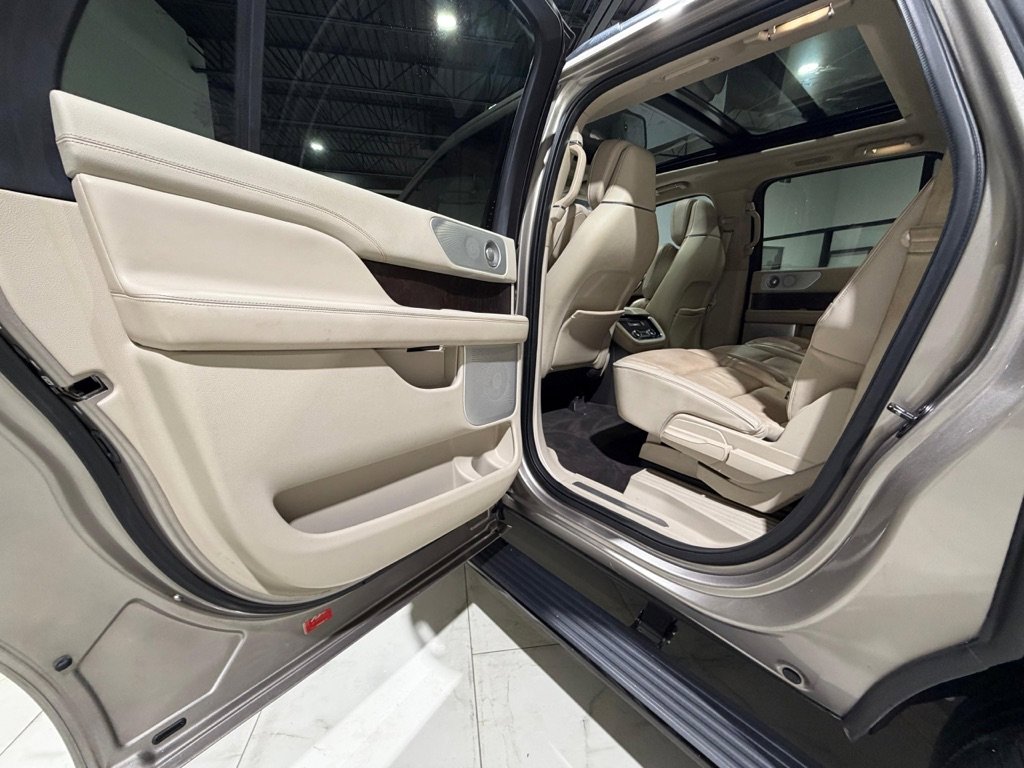 Used 2019 Lincoln Navigator L Reserve w/ Cargo Package image 39