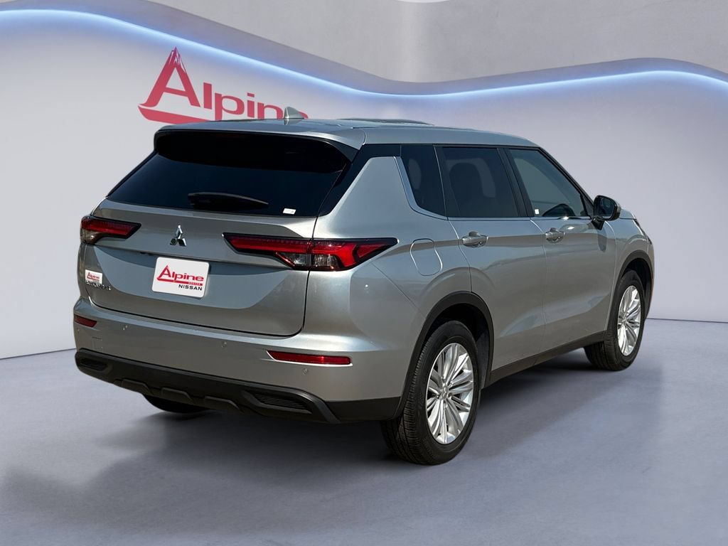 Used 2024 Mitsubishi Outlander ES FWD image 5