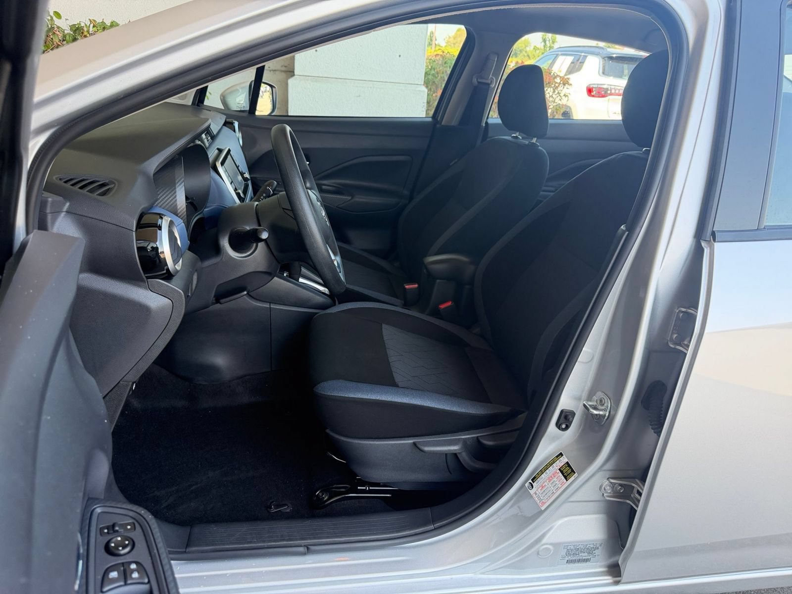 Used 2025 Nissan Versa SV FWD image 35