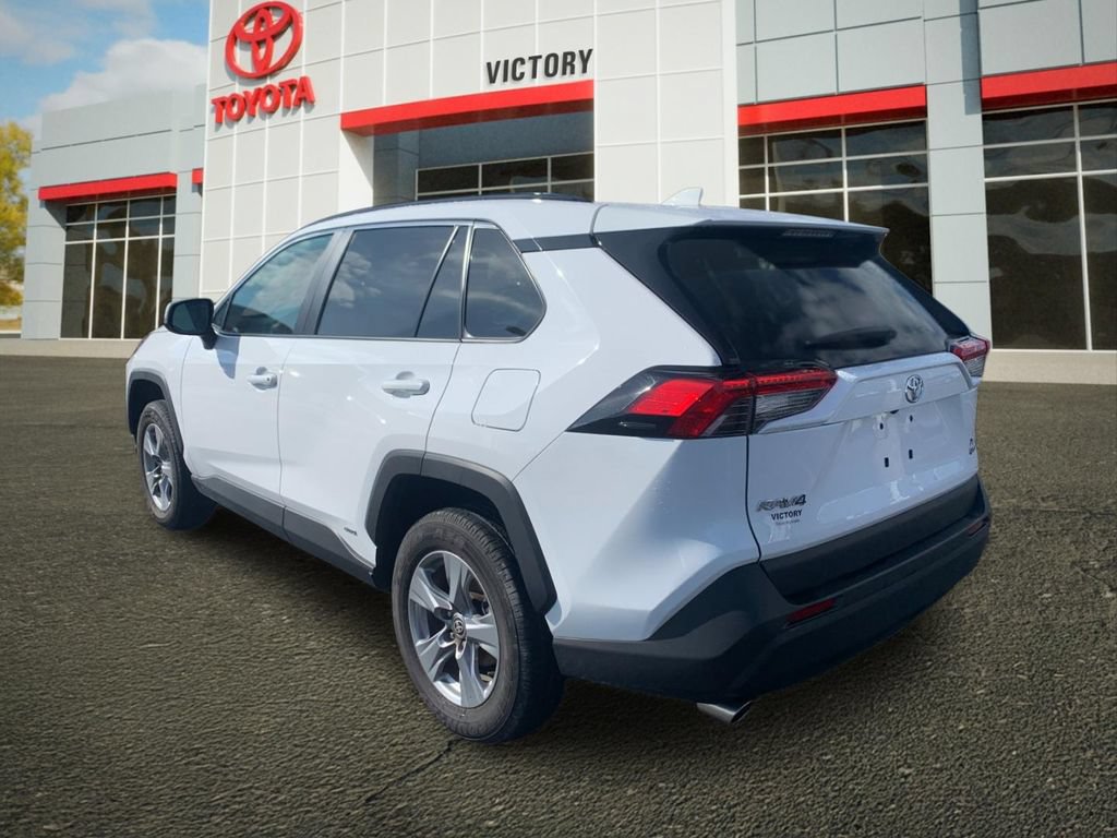 Used 2025 Toyota RAV4 XLE AWD/4WD image 5