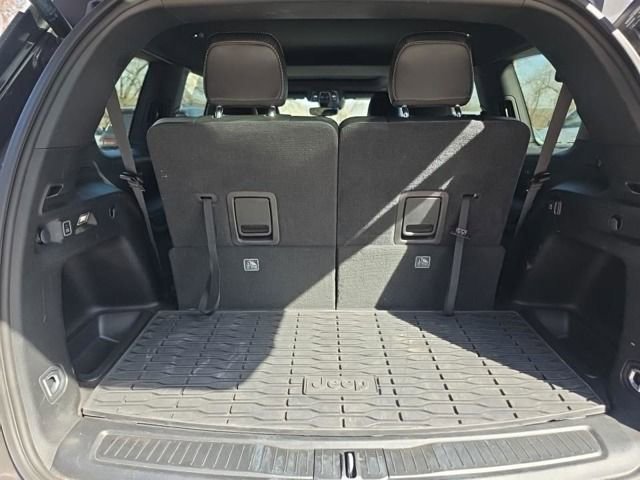 Used 2022 Jeep Grand Cherokee L Laredo image 10