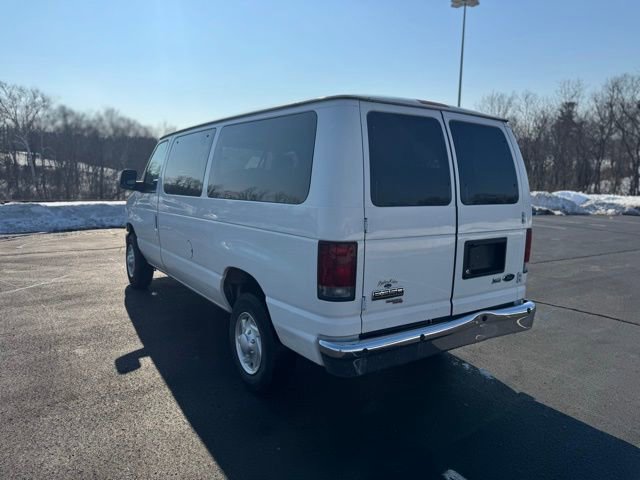Used 2011 Ford E-350 and Econoline 350 XLT image 5