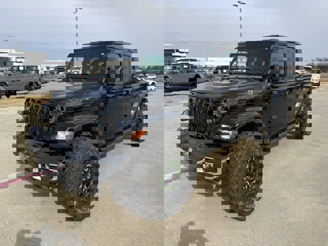 Used 2023 Jeep Gladiator Sport image 8