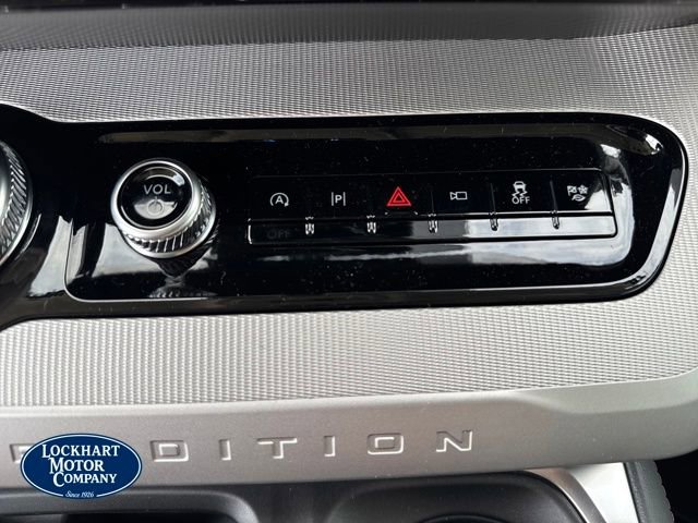 New 2025 Ford Expedition Active image 18