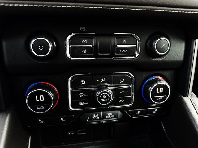 Used 2021 Chevrolet Suburban LT w/ LT Signature Package RWD image 29