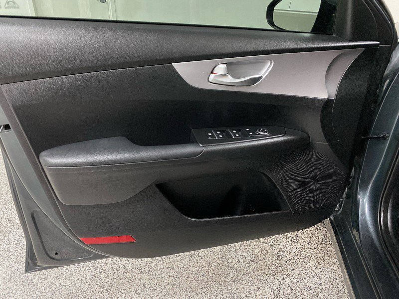Used 2023 Kia Forte LX image 9