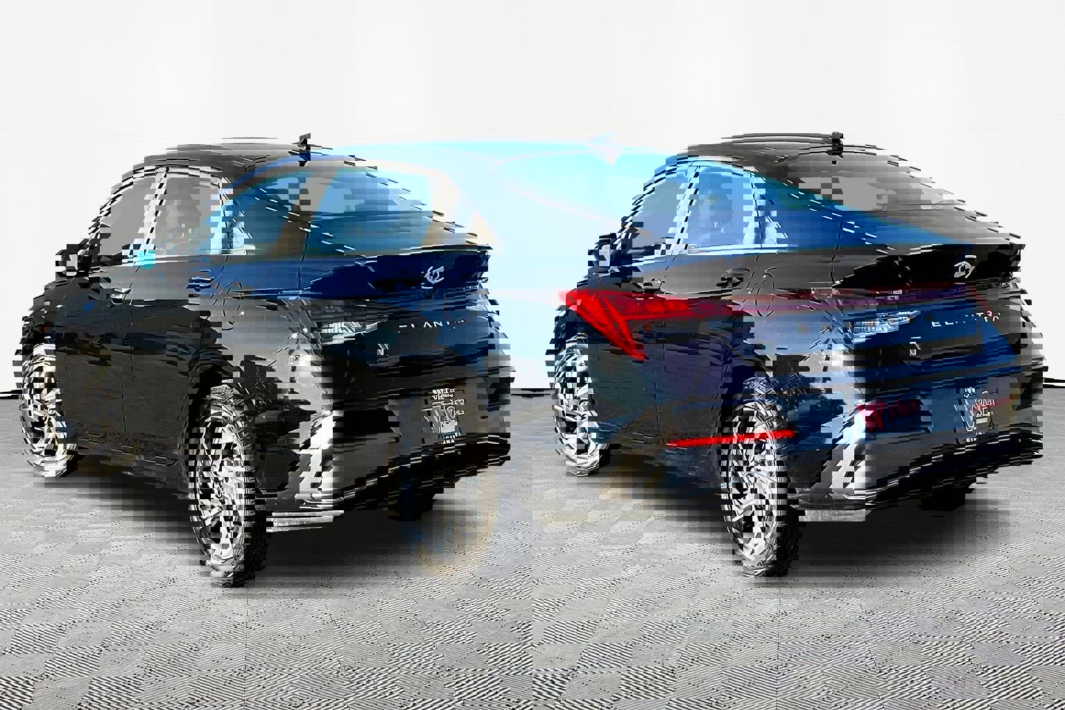 Used 2025 Hyundai Elantra SEL image 4