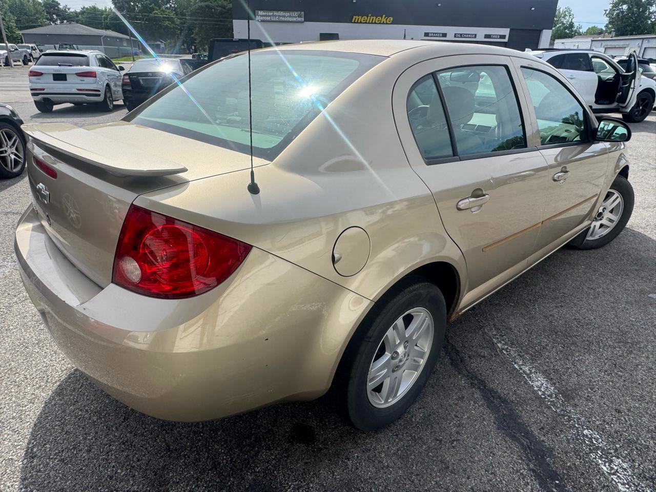 Used 2005 Chevrolet Cobalt LS FWD image 8