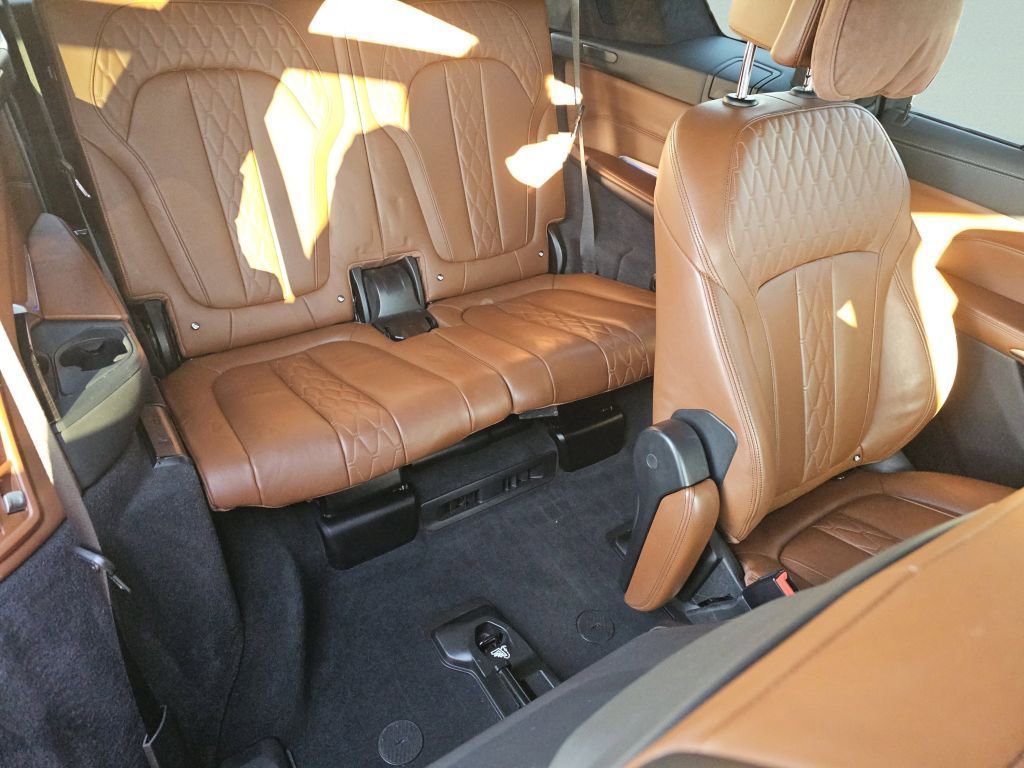 Used 2019 BMW X7 xDrive50i w/ M Sport Package image 5