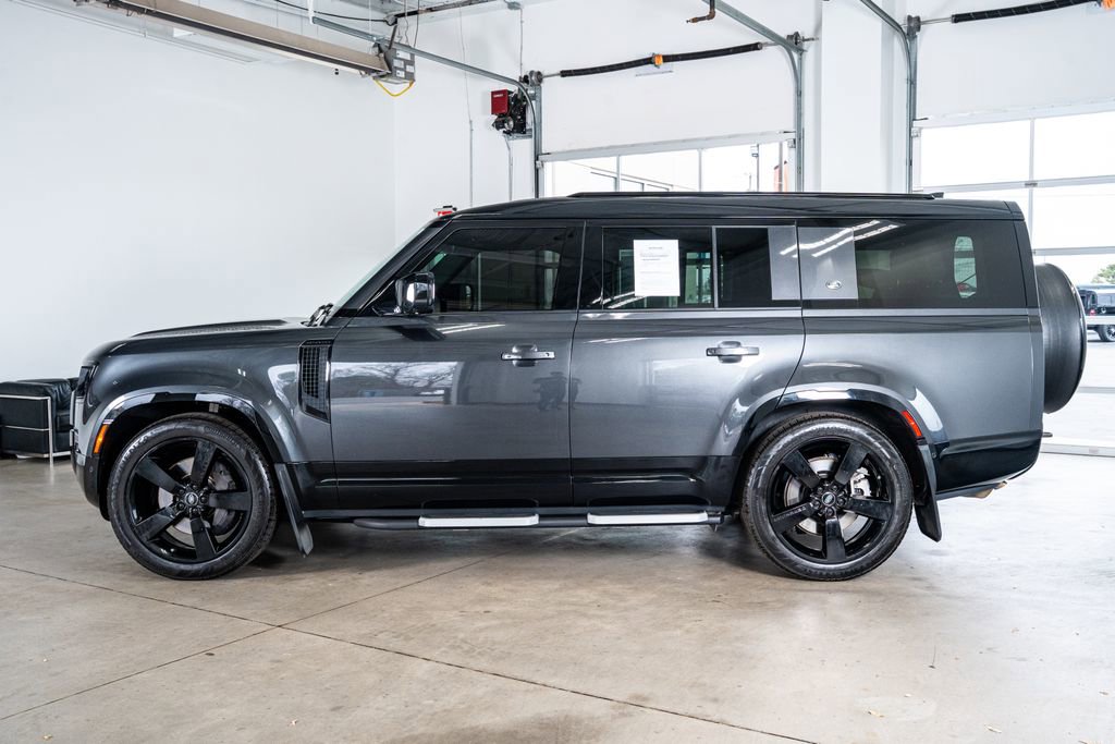 Used 2023 Land Rover Defender 130 X-Dynamic SE image 8