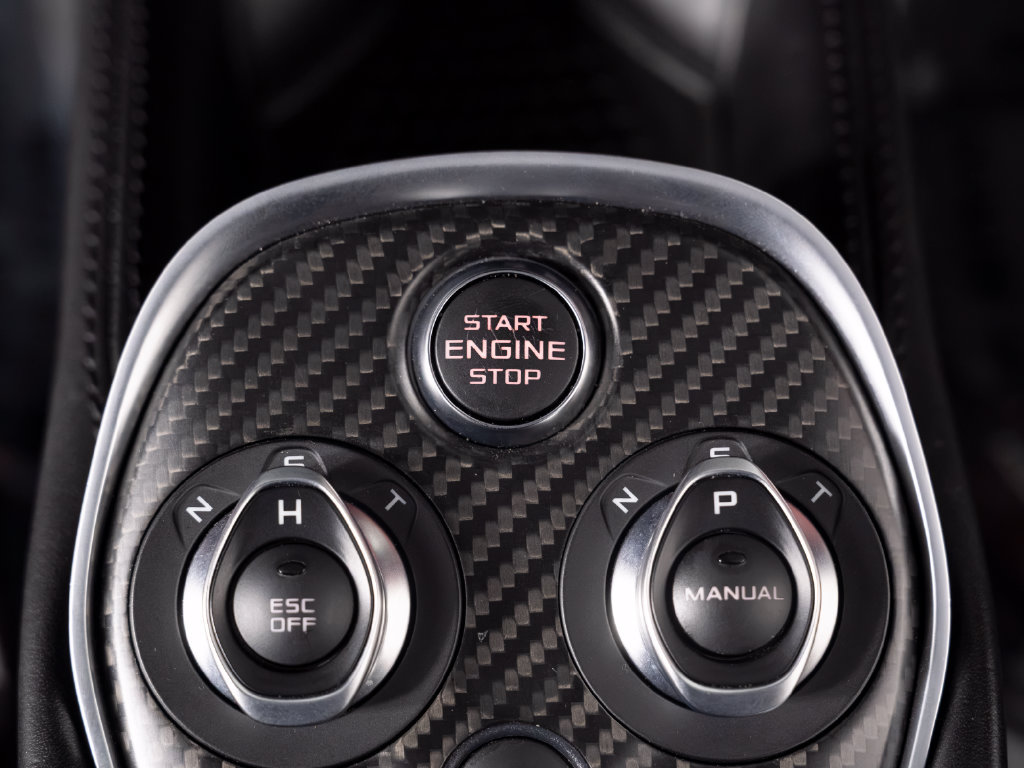 Used 2017 McLaren 570S RWD image 24