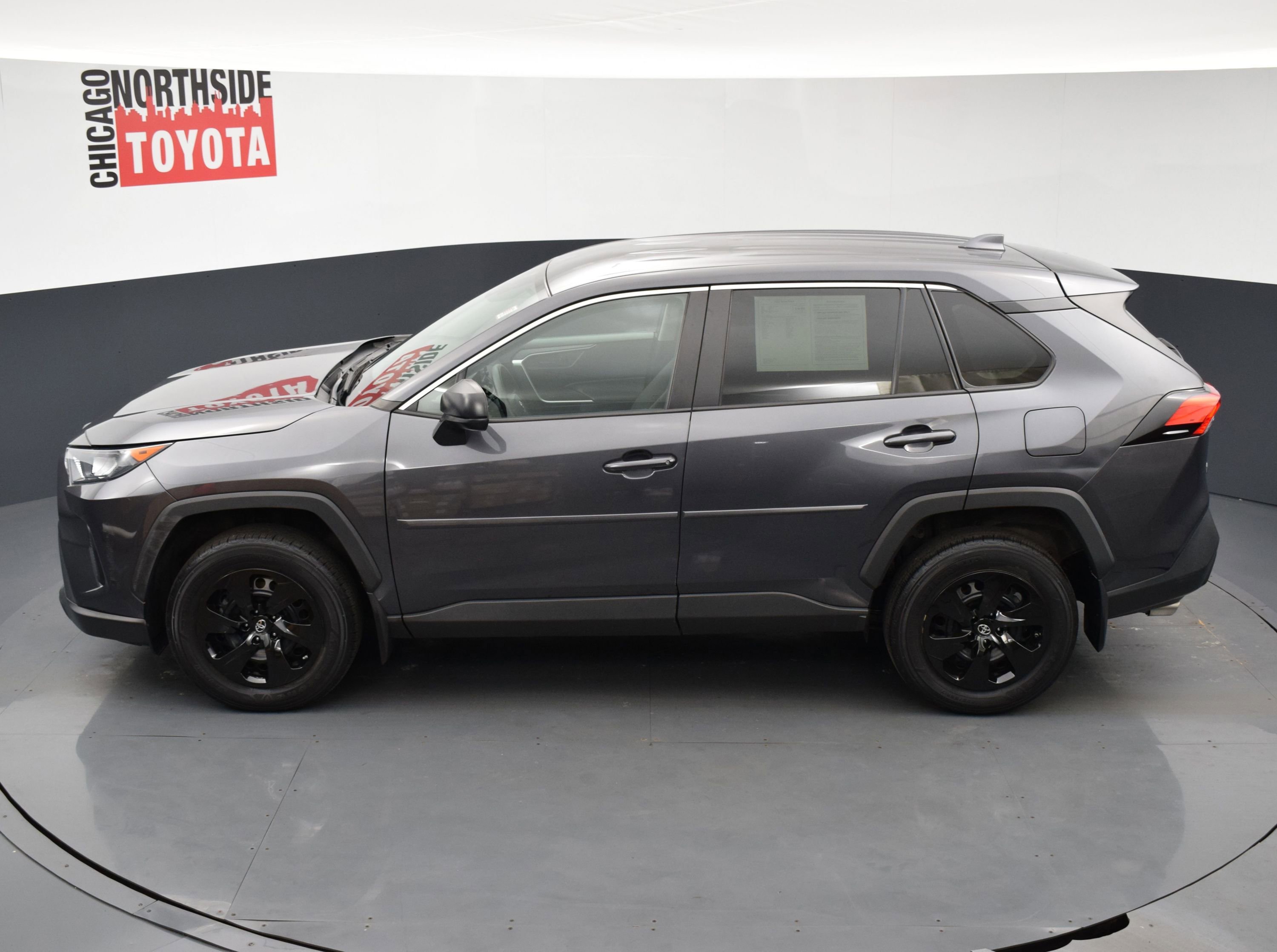 Used 2022 Toyota RAV4 LE image 17