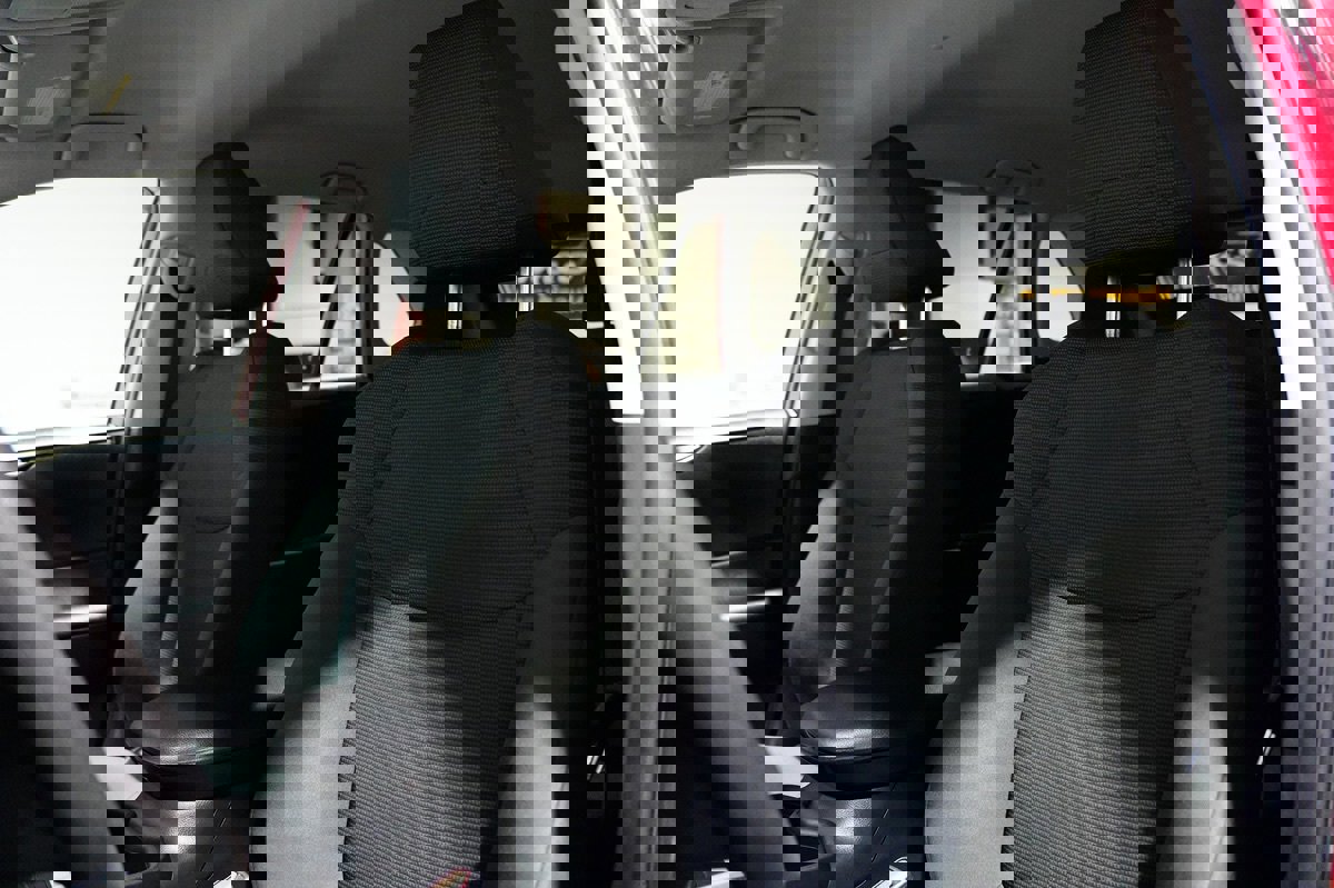 Used 2022 Toyota RAV4 LE image 15