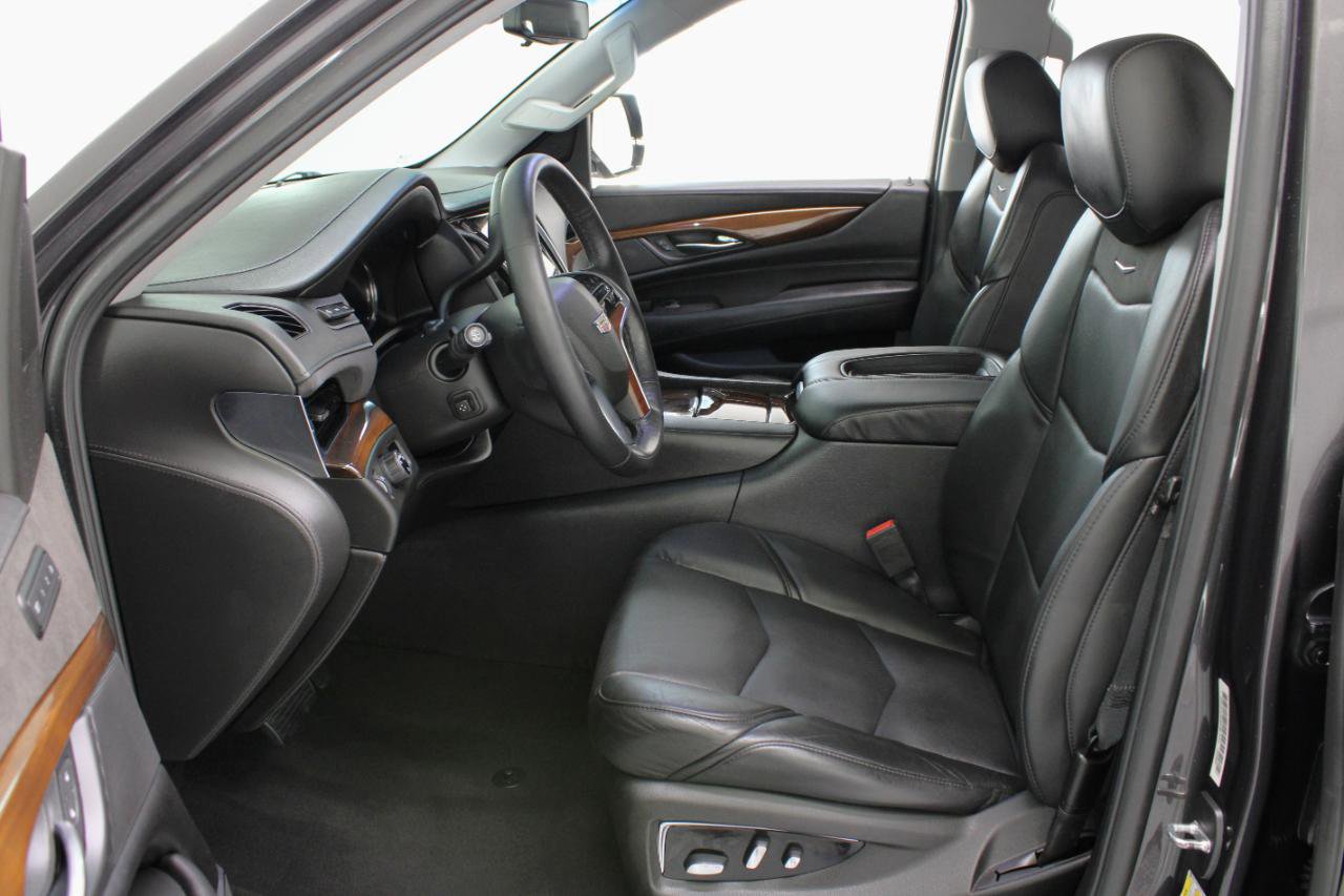 Used 2018 Cadillac Escalade Premium Luxury image 35