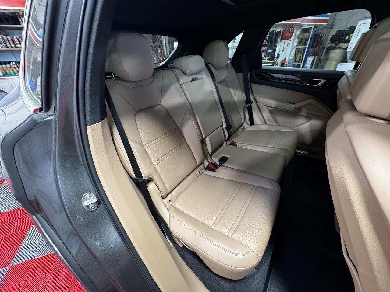 Used 2019 Porsche Cayenne S image 10