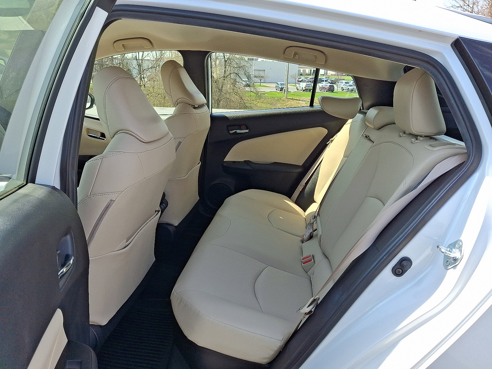 Certified 2021 Toyota Prius XLE image 11