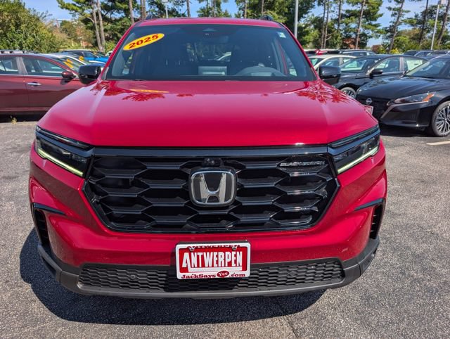 Used 2025 Honda Pilot Black Edition image 8