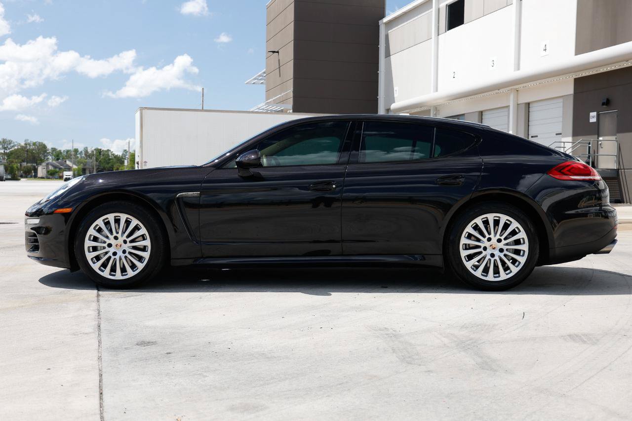Used 2014 Porsche Panamera S RWD image 3
