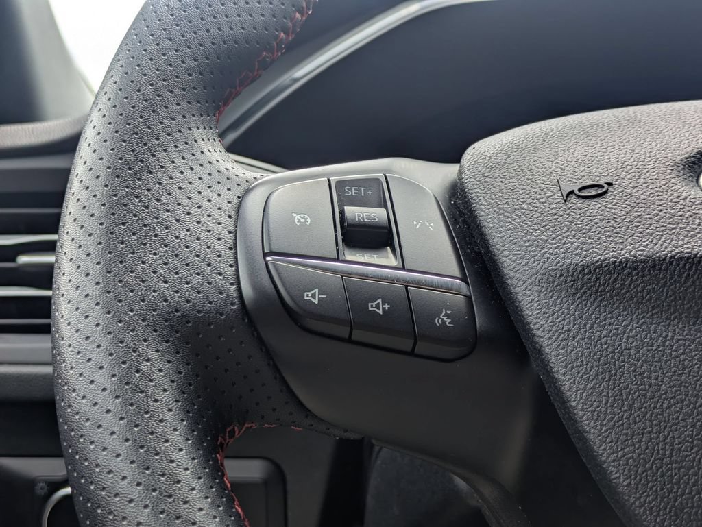 Used 2025 Ford Escape ST-Line AWD/4WD image 22