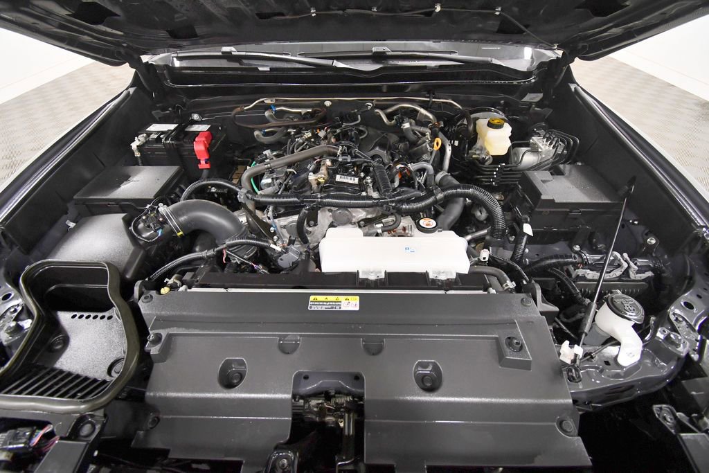 Used 2024 Toyota Tacoma SR5 AWD/4WD image 17