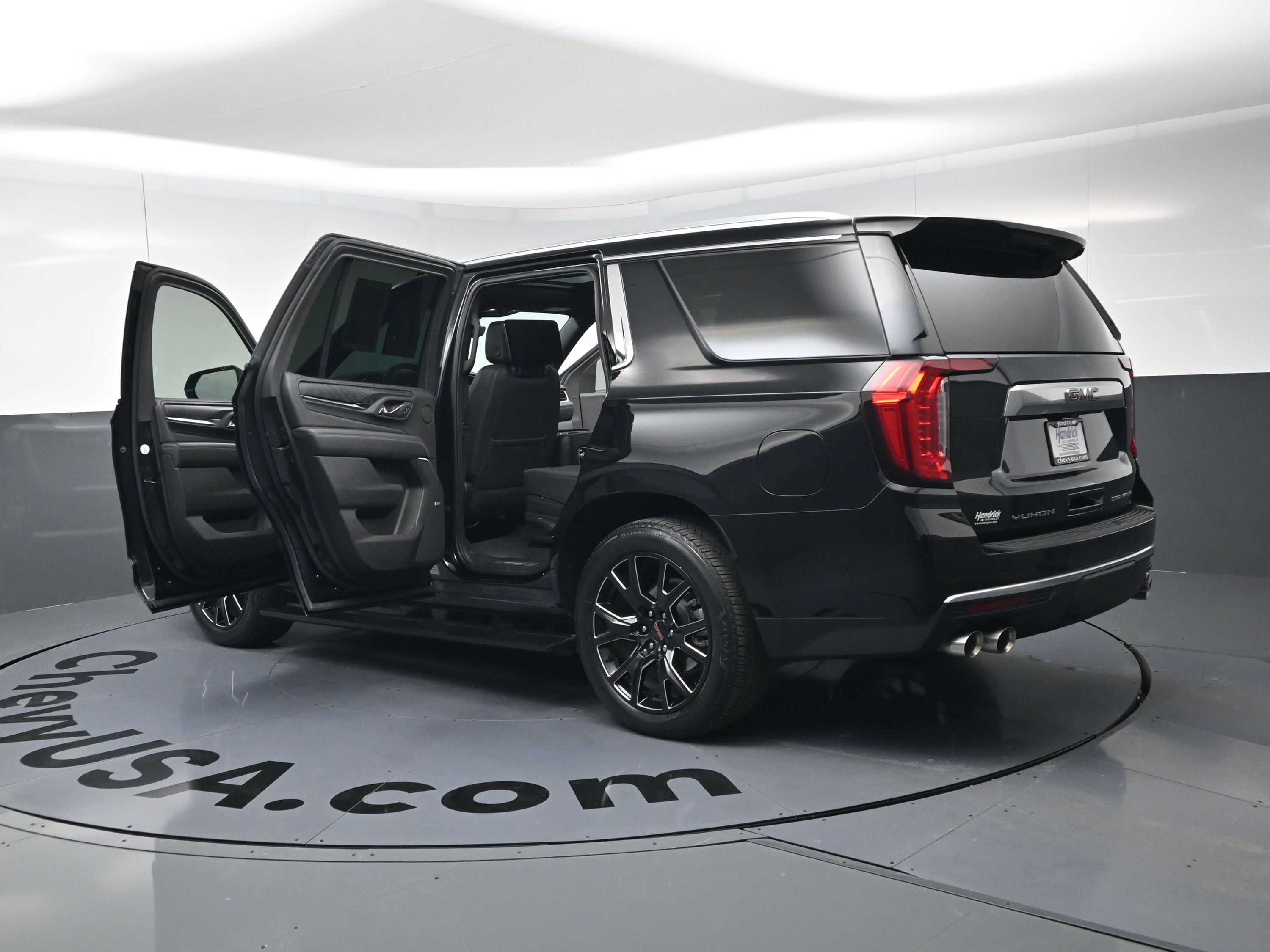 Used 2023 GMC Yukon Denali w/ Advanced Technology Package image 29