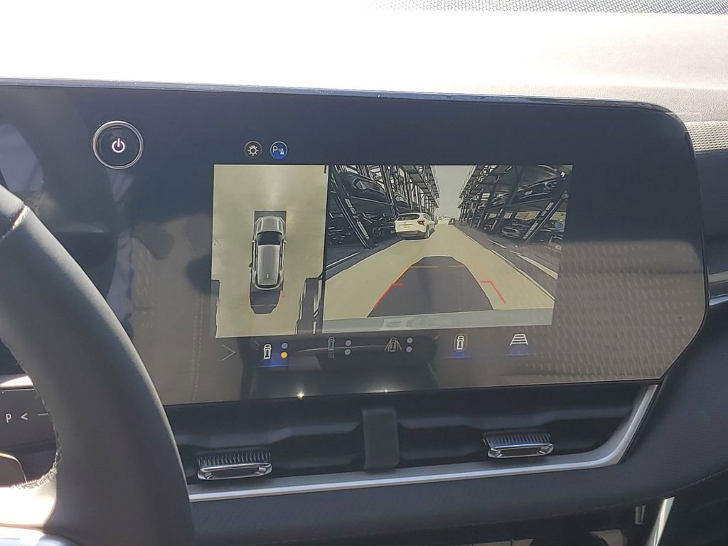 New 2026 Chevrolet Equinox LT w/ Safety and Technology Package image 23